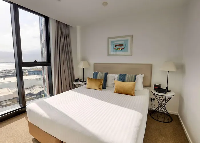 Ramada Suites By Wyndham Victoria Street West