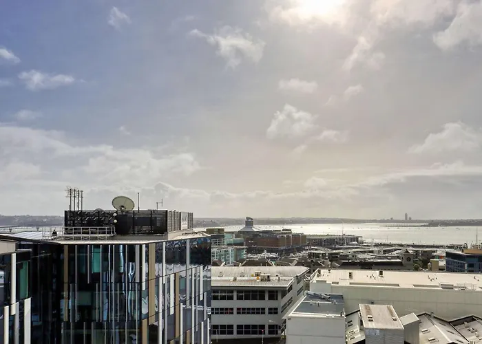 Ramada Suites By Wyndham Victoria Street West